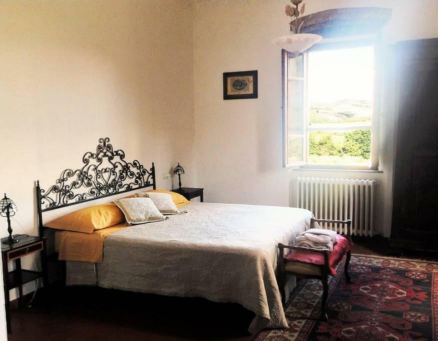 Stunning Country House Overlooking Tuscany Hills Lorenzana المظهر الخارجي الصورة